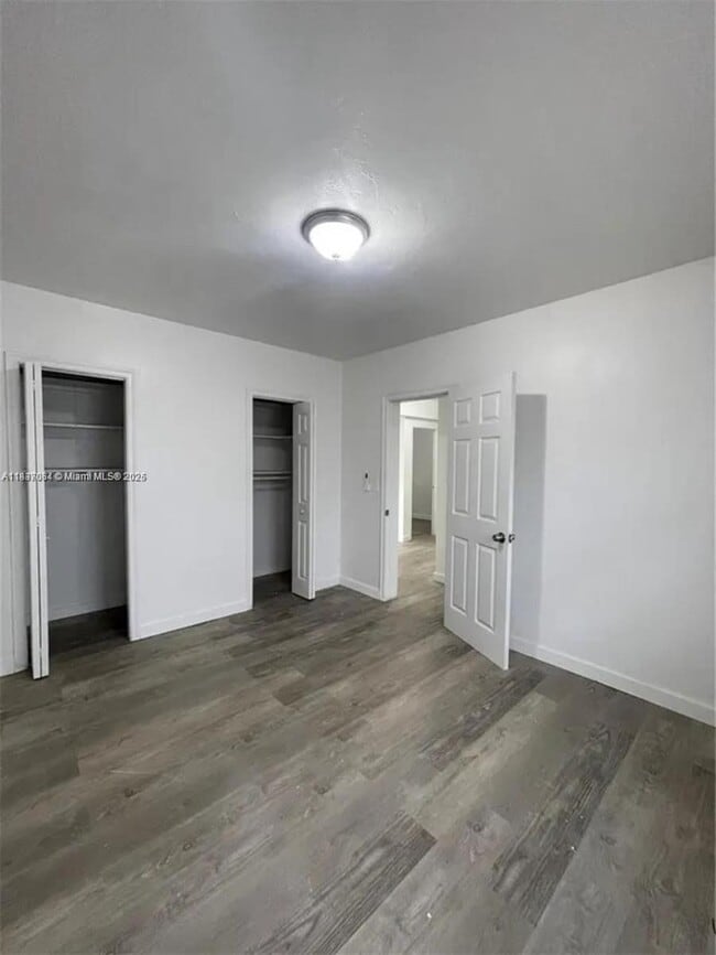 Building Photo - 7600 Dickens Ave