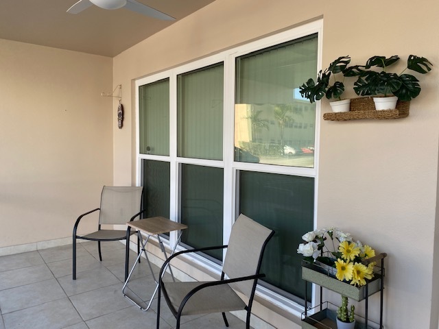 Screened Front Porch & Entry - 3200 NE 10th St