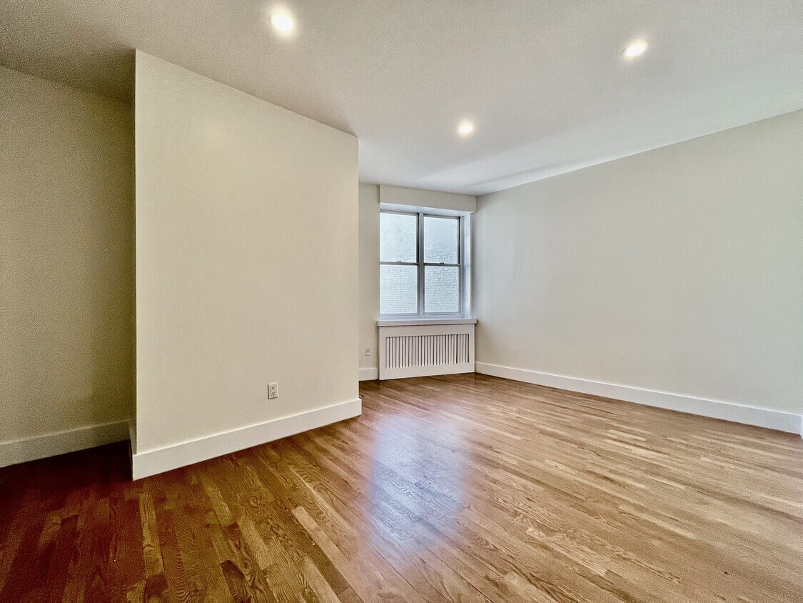Foto principal - 4300 Broadway