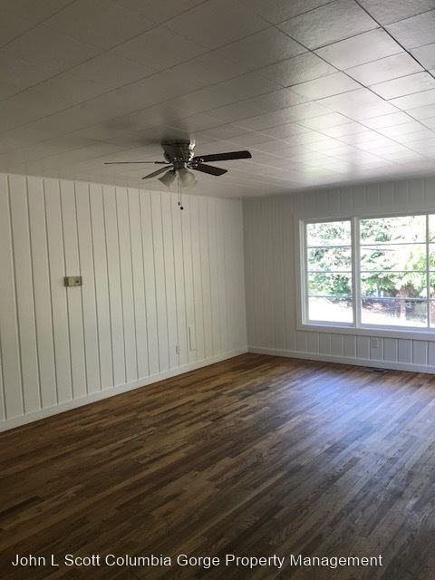 Building Photo - 2 br, 1 bath House - 950 Main St.