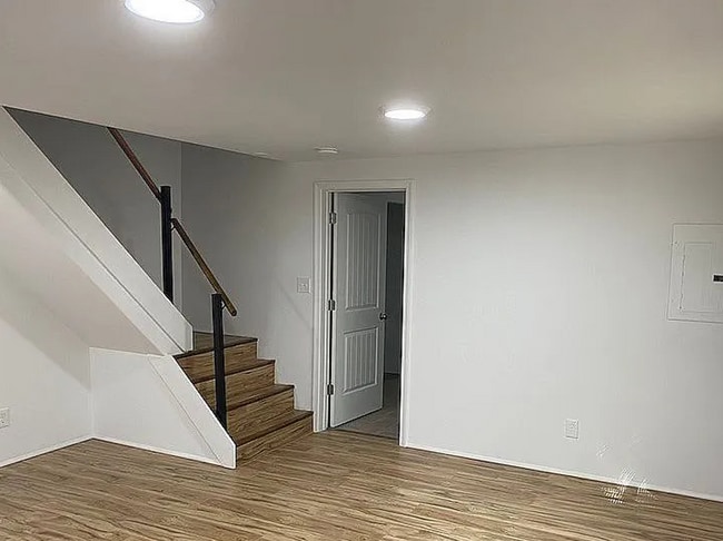 Building Photo - Fully remodeled 3 bed 2 bath