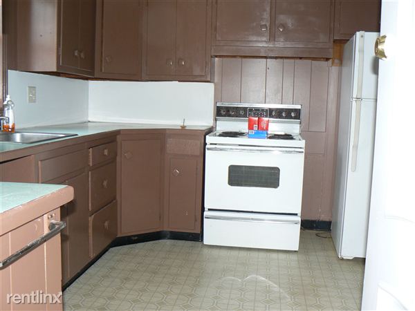 Primary Photo - 300 Expense St
