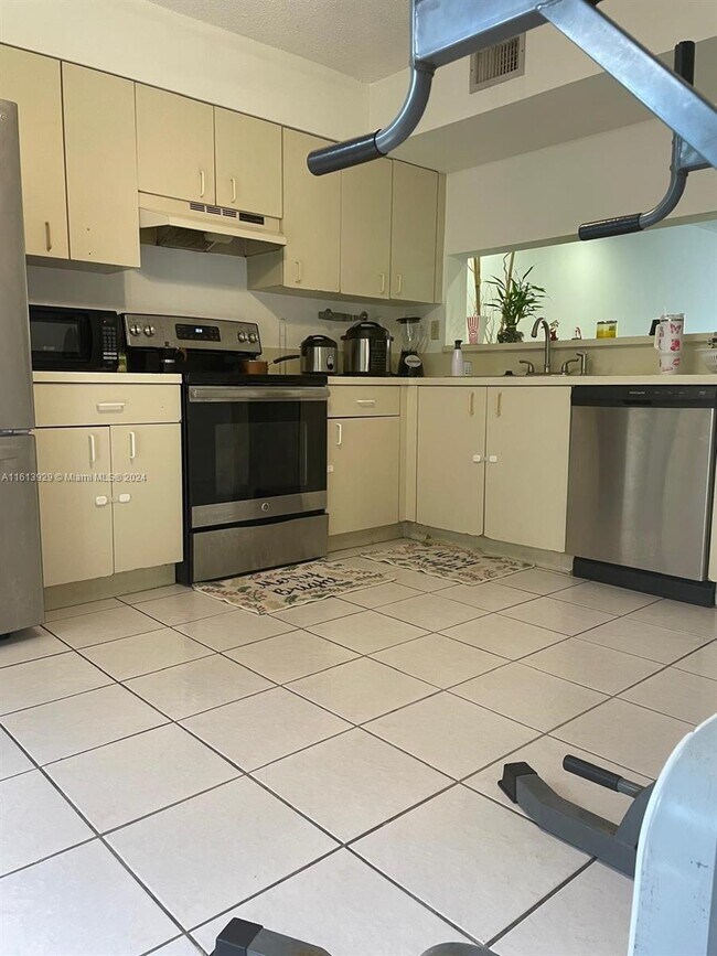 Foto del edificio - 8270 SW 149th Ct