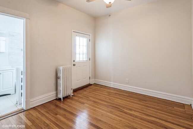 Foto del edificio - 5618 N Winthrop Ave