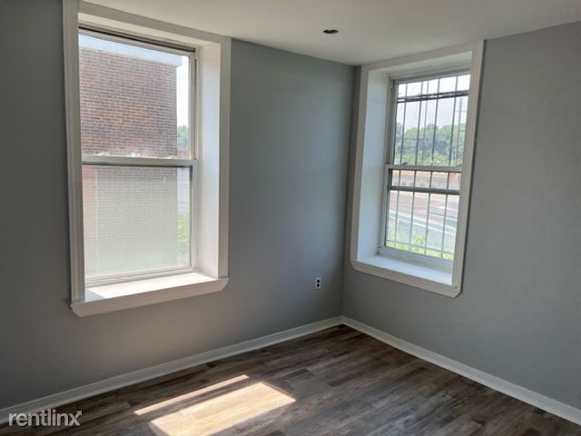 Foto del edificio - 1 br, 1 bath Duplex - 4506 Baker St 2nd floor