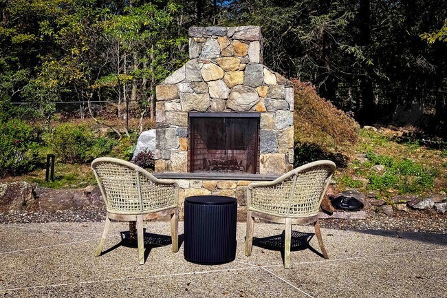 Foto del edificio - 188 Godfrey Rd E