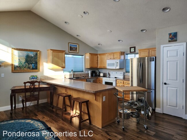 Building Photo - 3 br, 2 bath House - 188 E Black Butte