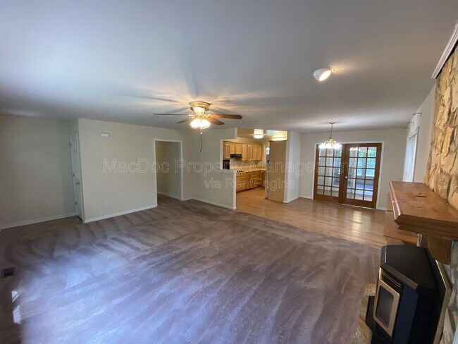 Building Photo - 10207 Battlefield Dr
