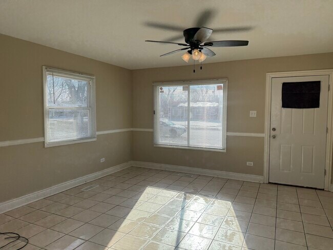 Foto del edificio - 537 Andover St