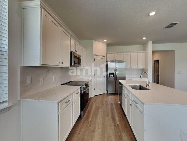 Building Photo - 14526 Cedar ml dr