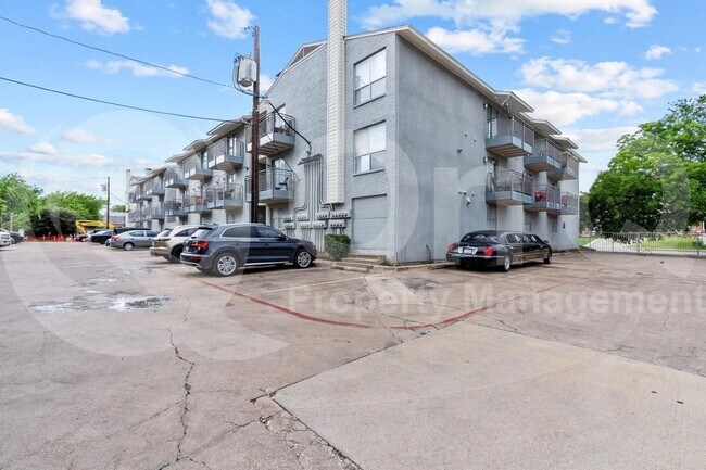 Foto del edificio - 4502 Gaston Ave