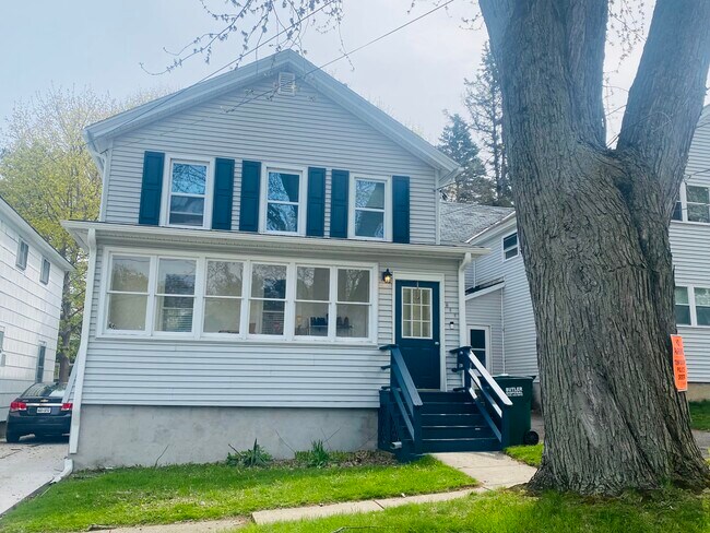 Building Photo - 211 Liberty St