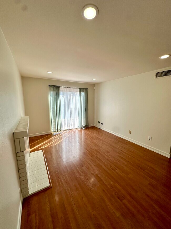 Building Photo - 4810 Irongate Ln