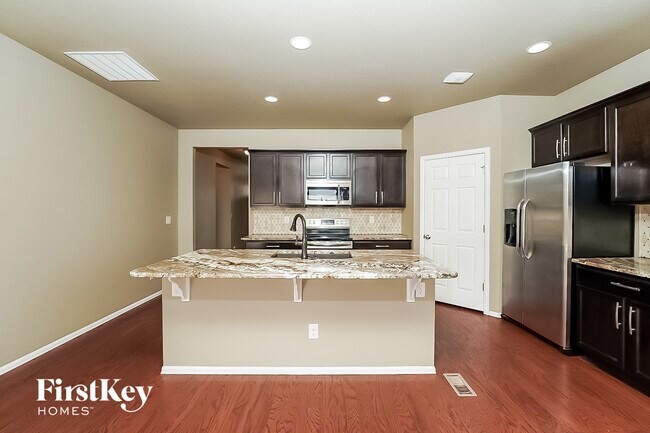 Building Photo - 6464 N Ensenada Ct