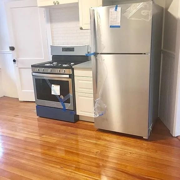 Foto del edificio - Available NOW! Spacious 3 BED 1 BATH in quiet neighborhood