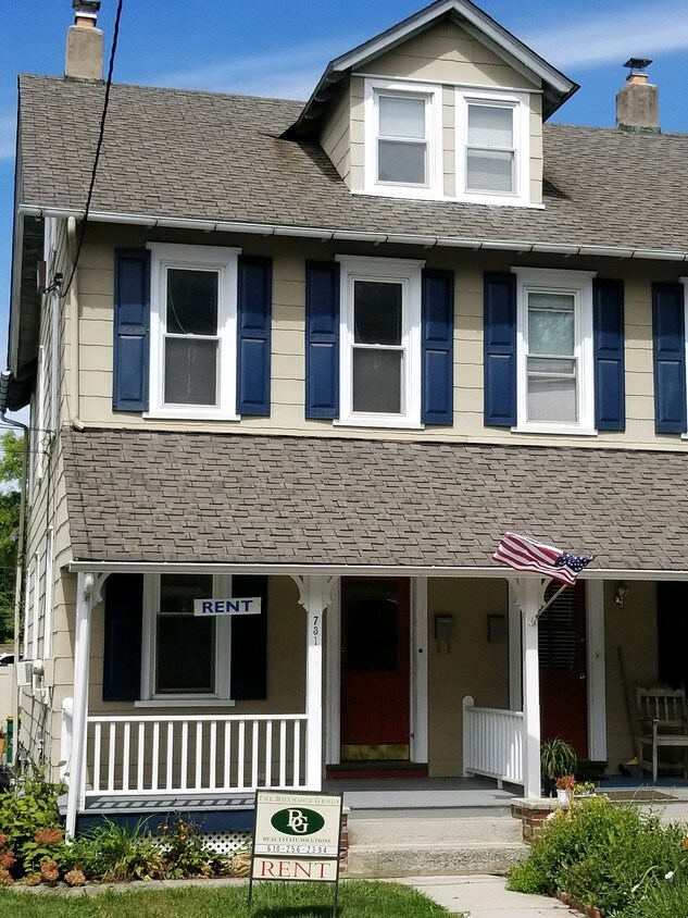 Primary Photo - 731 Berwyn Ave