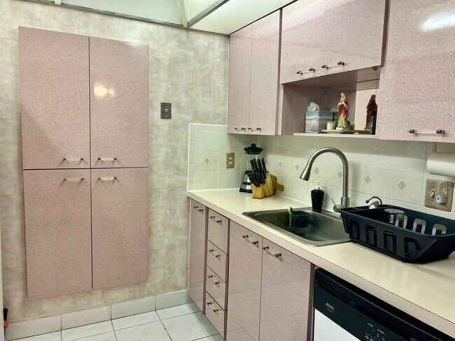 Foto del edificio - 111 Briny Ave
