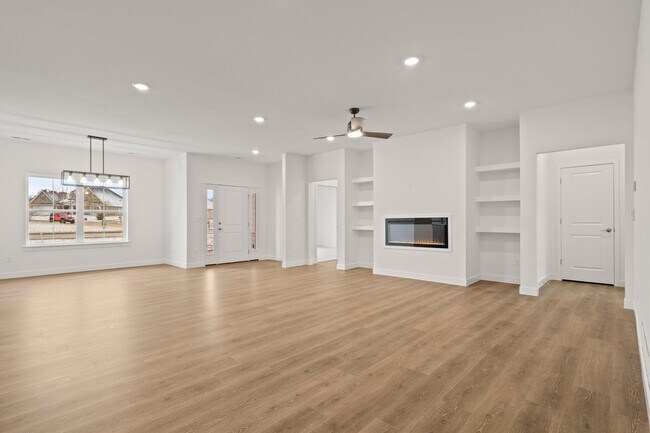 Building Photo - 6321 Murano Way