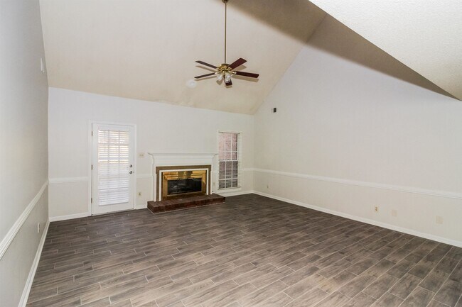 Building Photo - 640 Eden Brook Ln