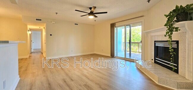 Building Photo - 9535 Bay Front Dr