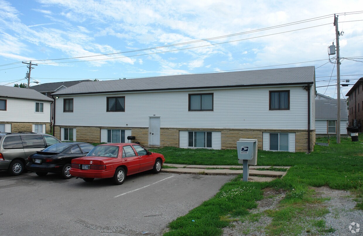 Primary Photo - 438 W Cornhusker Hwy