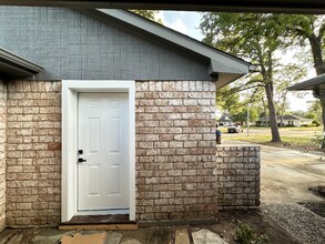 Building Photo - 5926 Par 4 Dr
