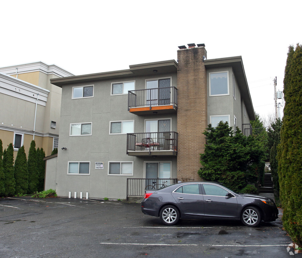 Building Photo - Seaward Condos