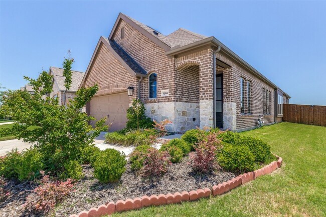Foto del edificio - 9504 Longhorn Ln