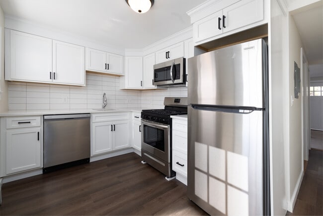 Photo - 28 Aircraft Rd Townhome