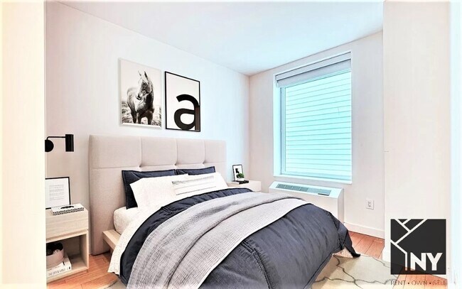 Building Photo - Luxury living - Great Deal - Massive space...