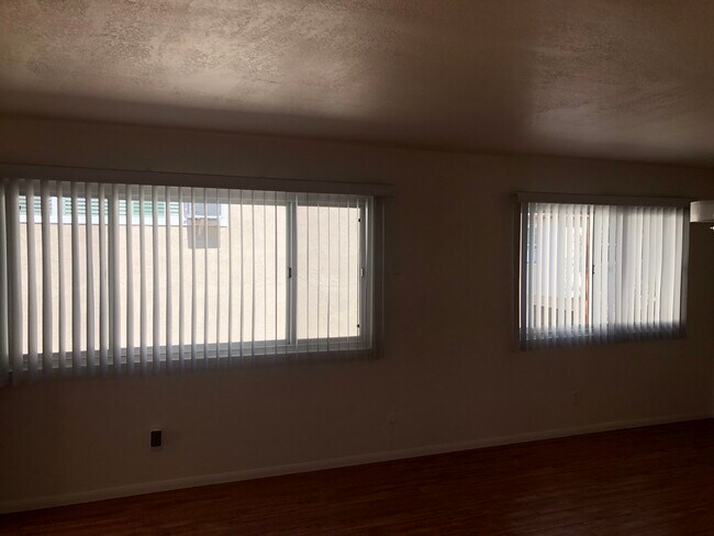 Building Photo - 714 E Magnolia Blvd