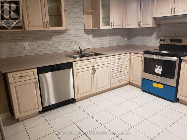 Building Photo - 4244 Starlight Crescent