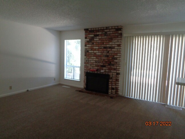 Building Photo - 107 NORTHPARK DR., VACAVILLE, CA 95688