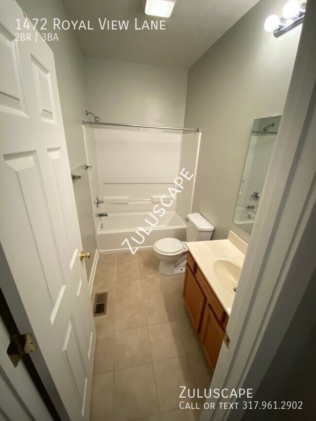 Building Photo - 1472 ROYAL VIEW LANE / AMAZING 2 BED 2.5 B...
