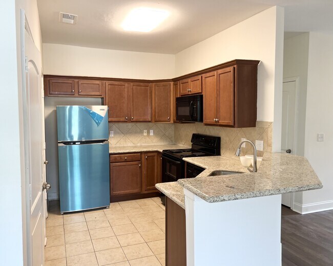 Foto del edificio - 43225 Creek Cir