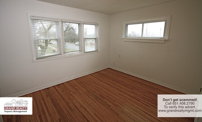 Building Photo - Beautiful, High-Spec 2 Bed Townhouse on Mo...