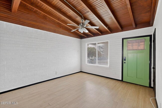 Building Photo - 6203 Trowbridge Dr