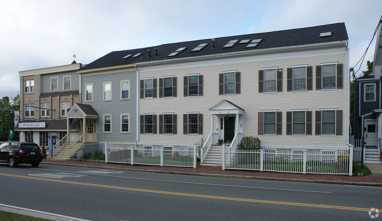 136 High St, Newburyport, MA 01950 Apartments in Newburyport, MA