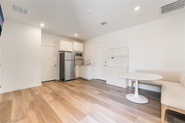 Foto del edificio - 4136 Paragon Crst Ct