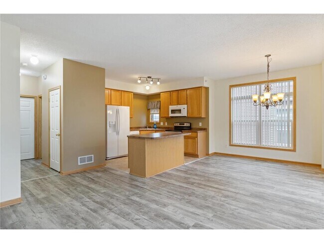 Foto del edificio - 14583 Olivine Terrace NW