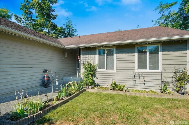 Foto del edificio - 16107 Goldbar Blvd