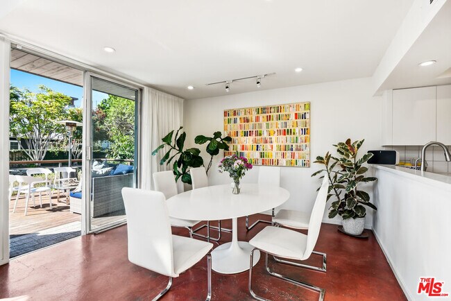 Foto del edificio - 469 Sherman Ave