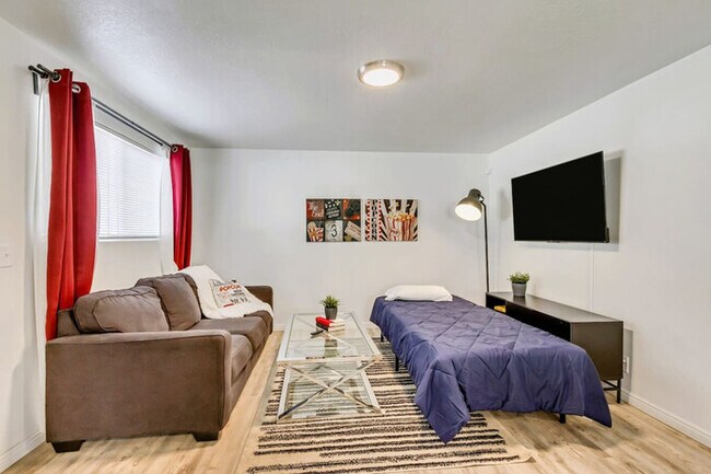Foto del edificio - Near City Center - Full Kitchen - Fast Wi-Fi