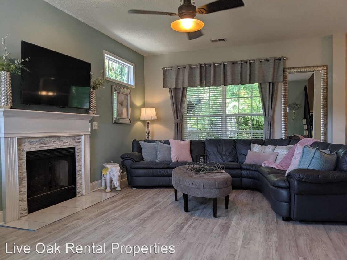 Primary Photo - 212 Maplewood Ridge Ct