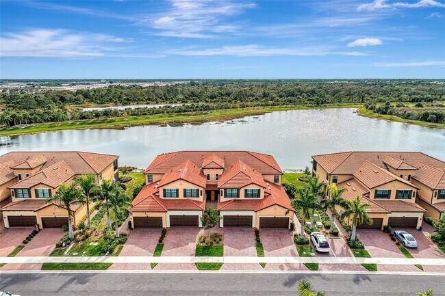 Foto del edificio - 10805 Tarflower Dr