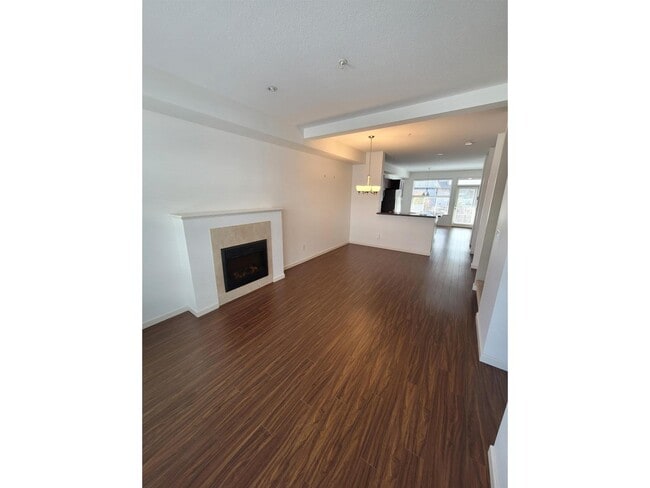 Building Photo - 20831-20870 70 Ave