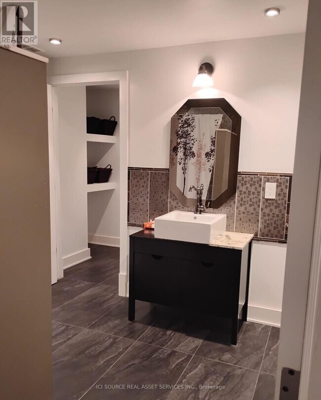 Photo du bâtiment - 2772 Red Maple Ave