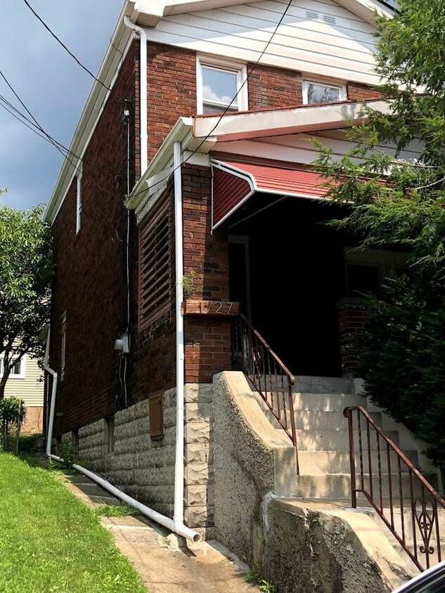 Beautiful 3BR Home in Carrick! House for Rent in Pittsburgh, PA