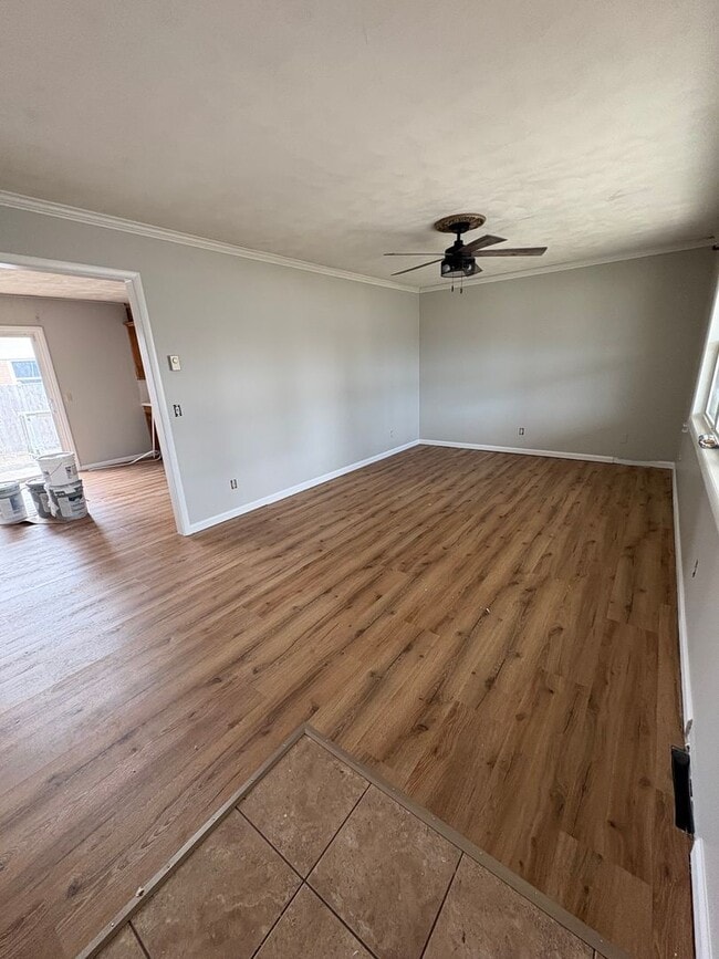 Building Photo - 1303 E Division St