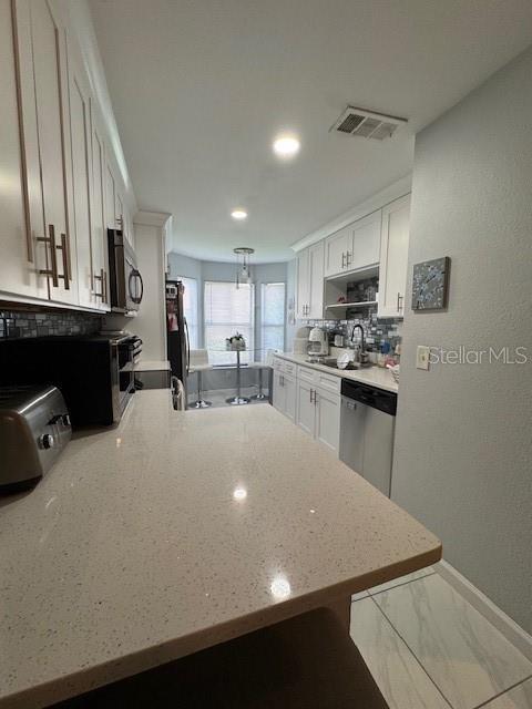 Building Photo - 7650 Sugar Bend Dr